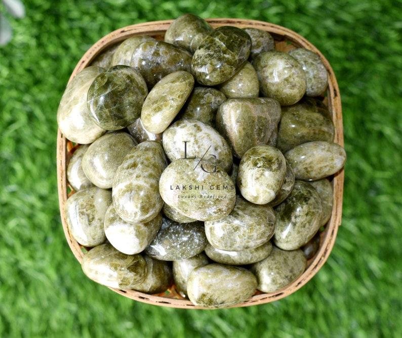 Vessonite Healing Crystal Palm Stone - Image 2