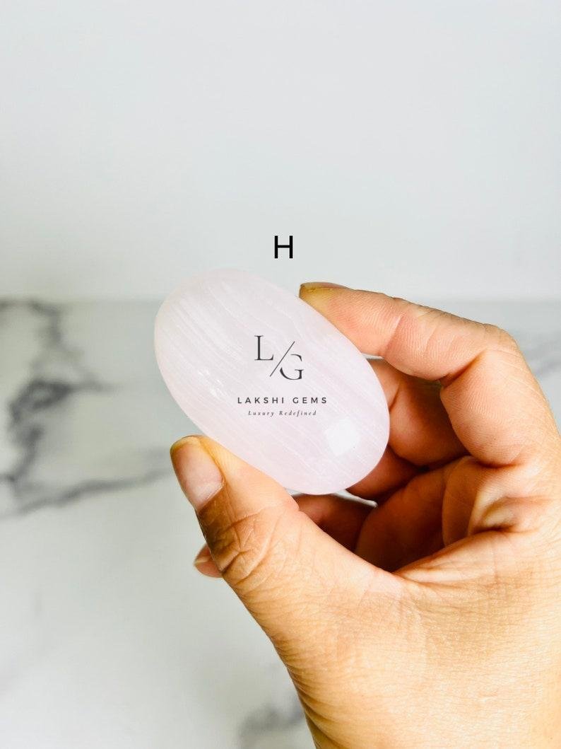 White Hakik Worry Stone - Image 2