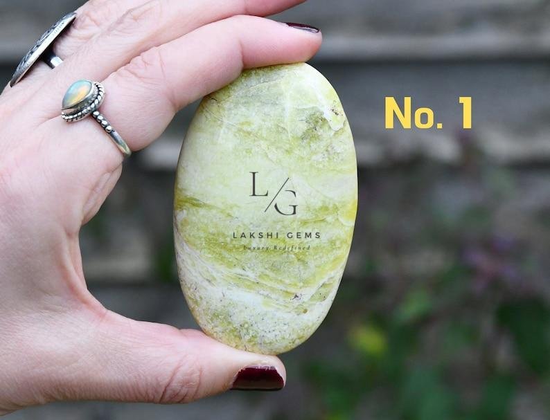 Serpentine Healing Crystal Palm Stone - Image 2