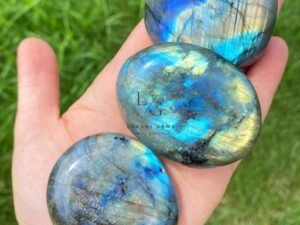 Labradorite Healing Crystal Palm Stone