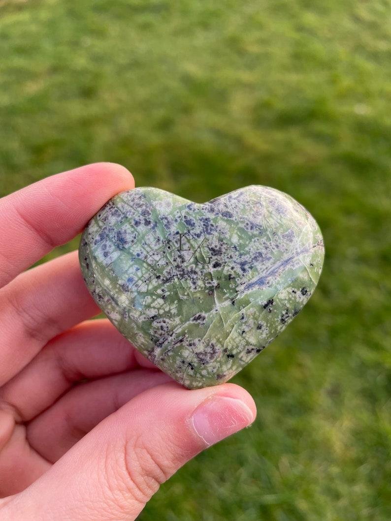 Serpentine Healing Crystal Heart Stone - Image 2